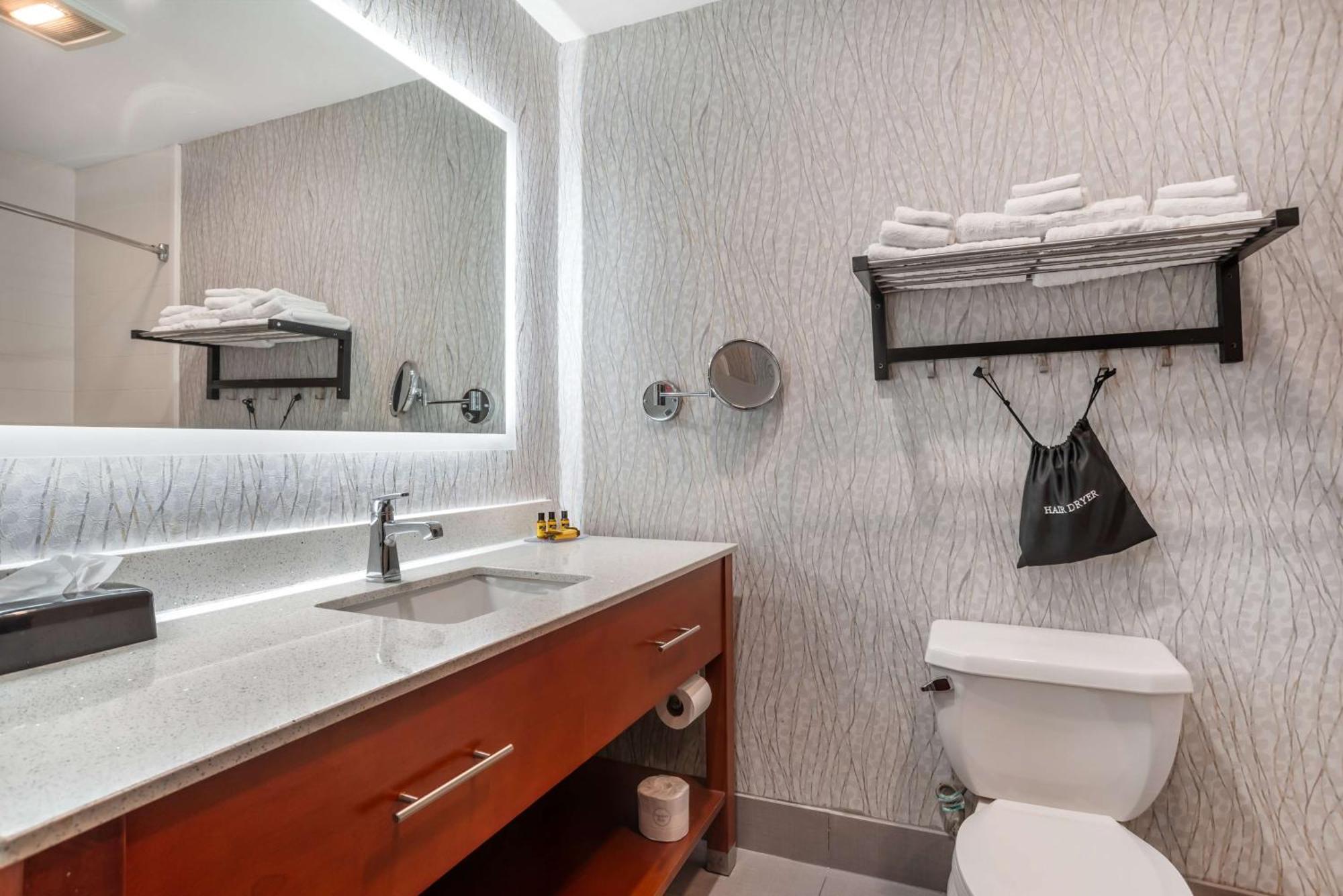 Western Downtown Coliseum Hotel 3*