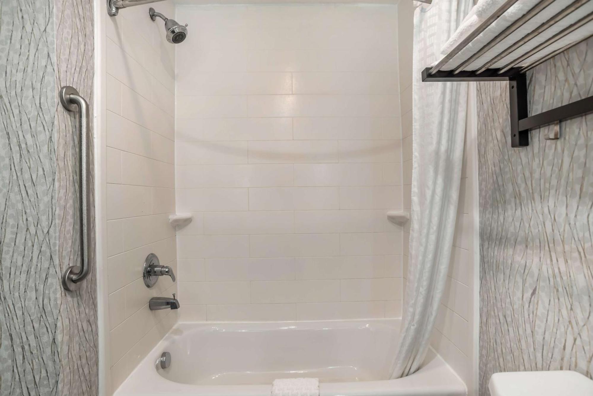 Hotel Western Downtown Coliseum 3*