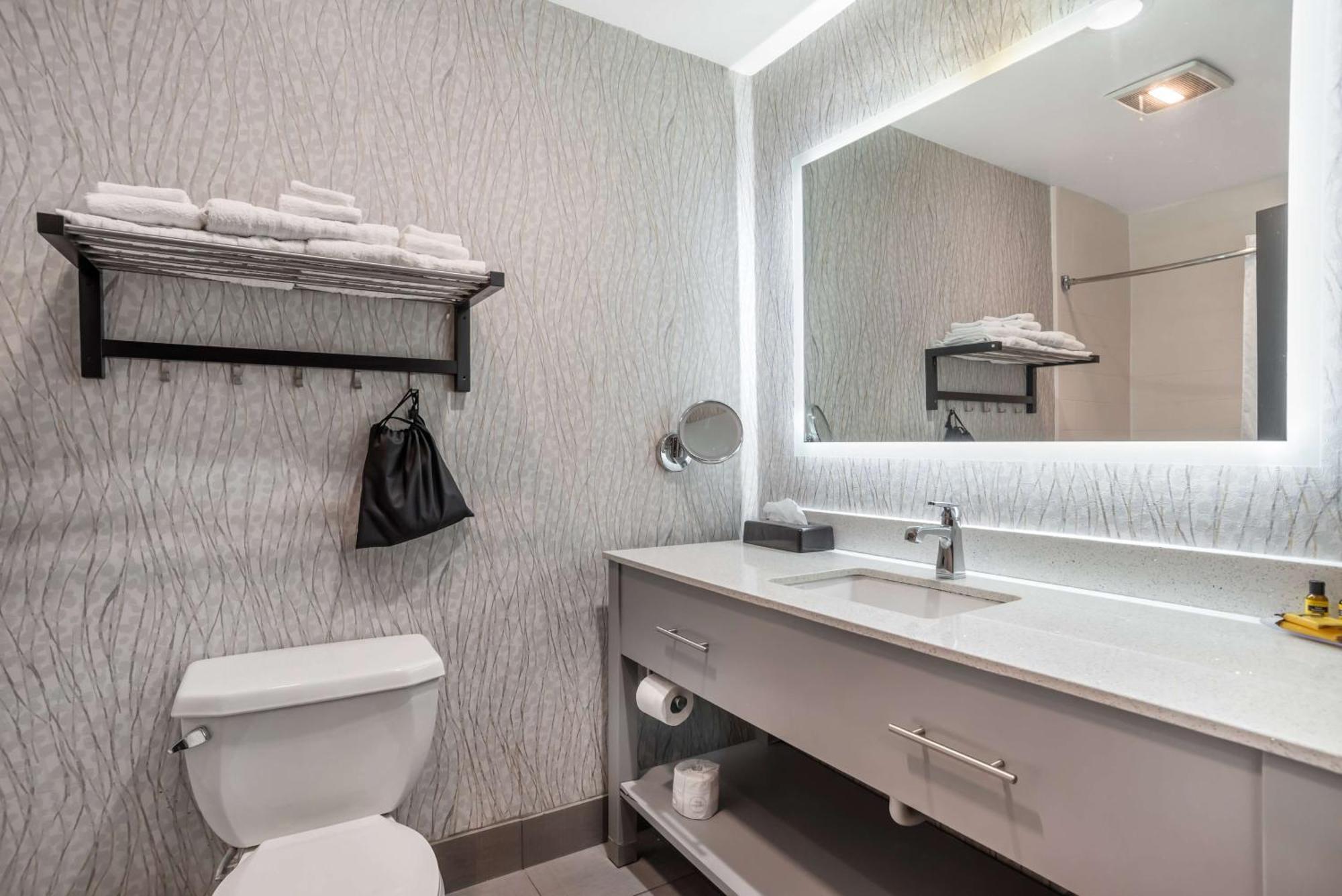 Hotel Western Downtown Coliseum 3*