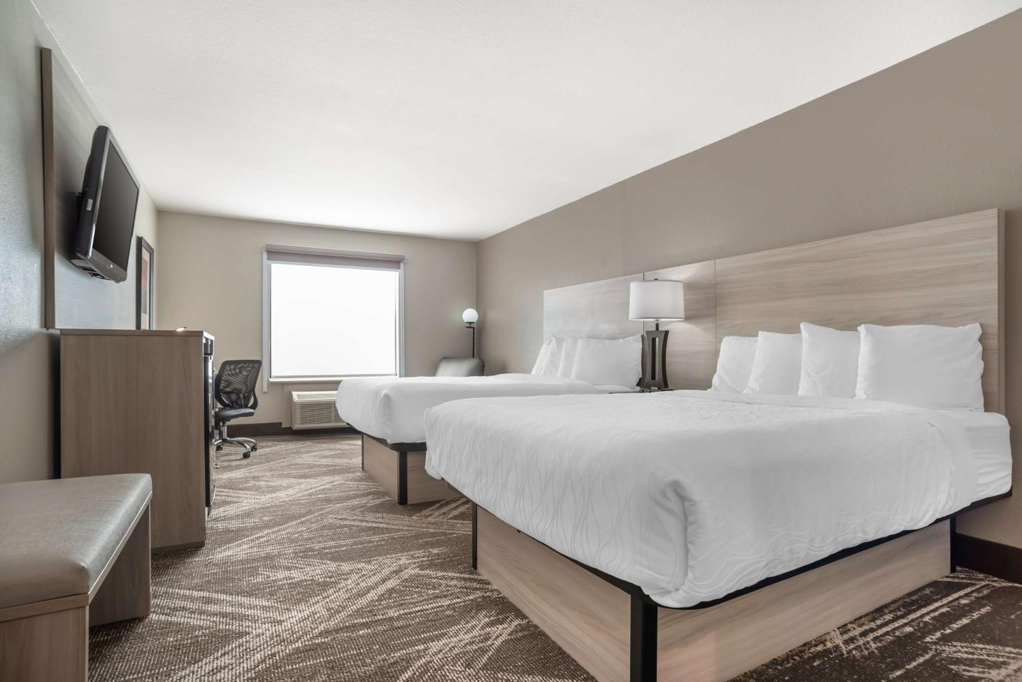 Hotel Western Downtown Coliseum 3*