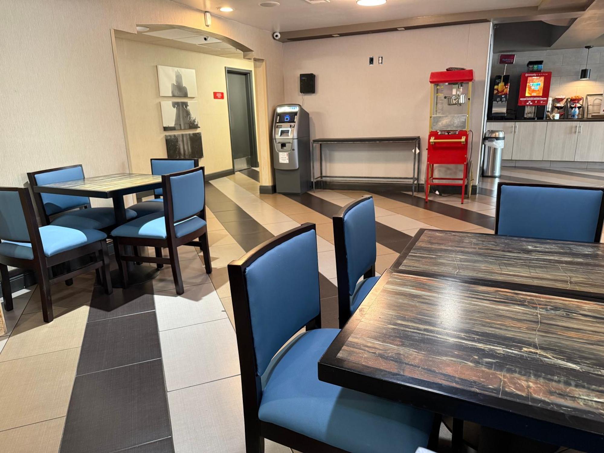 Western Downtown Coliseum Hotel 3*