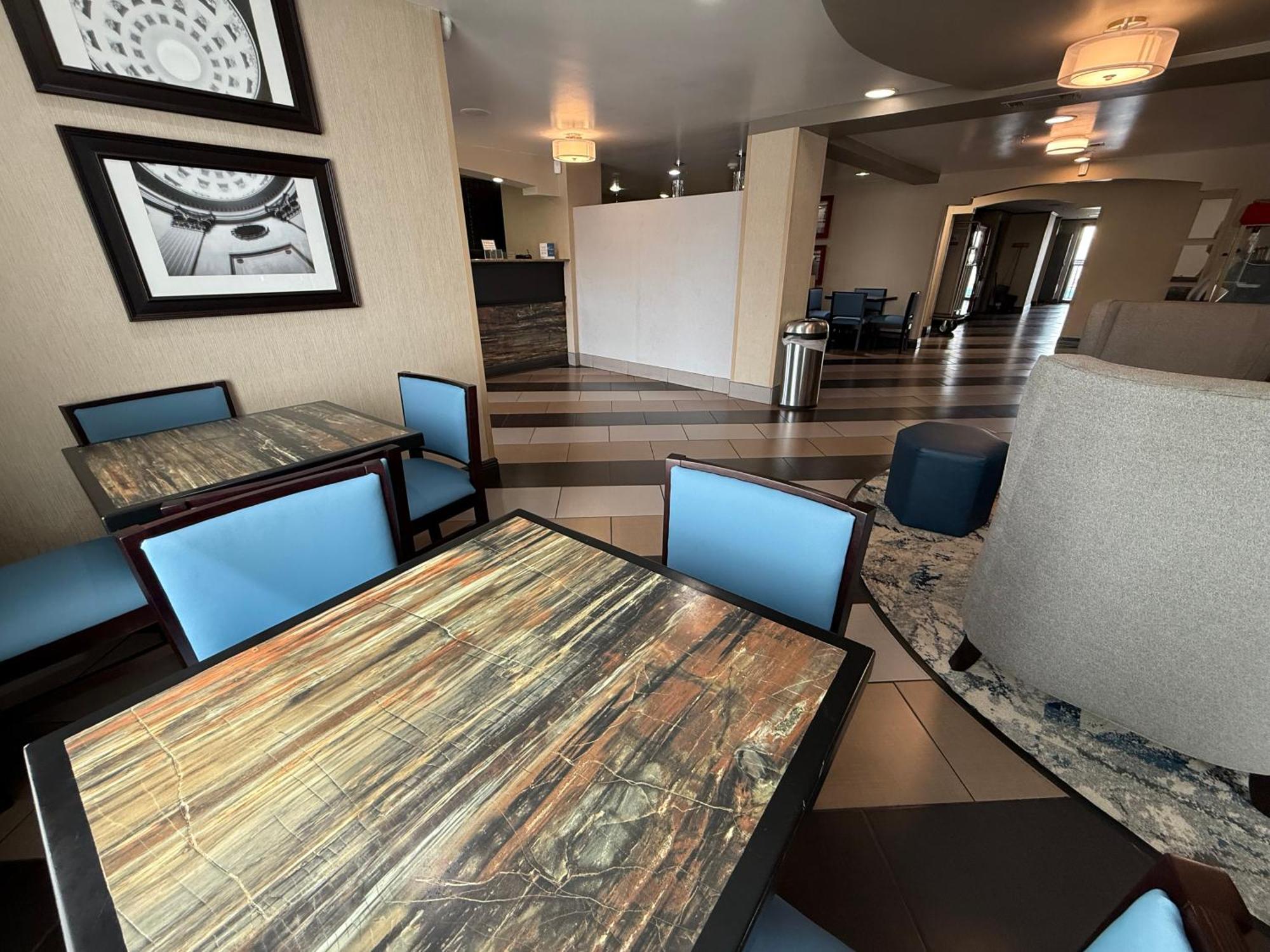 Hotel Western Downtown Coliseum 3*